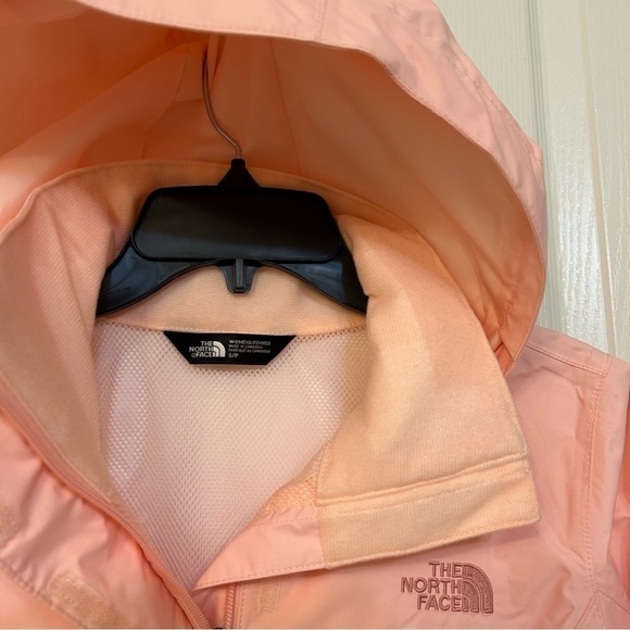 THE NORTH FACE Women's Resolve 2 Jacket in Impatiens Pink Size S - Picture 9 of 11
